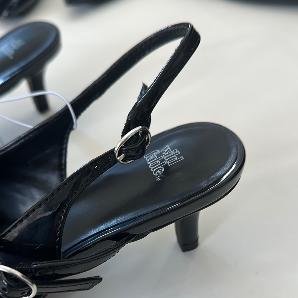 Wild Fable Black Patent Strappy Slingback Heel (6.5) - Picture 3 of 3